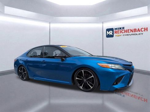 Used 2020 Toyota Camry XSE image 2