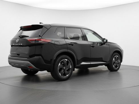 Used 2025 Nissan Rogue SV image 9