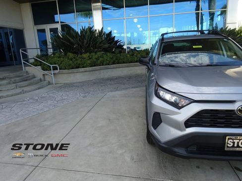 Used 2021 Toyota RAV4 LE w/ Carpet Mat Package (TMS) image 31