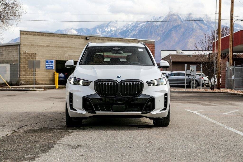 Used 2026 BMW X5 xDrive50e w/ M Sport Package AWD/4WD image 8