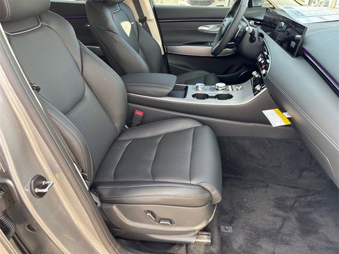 New 2026 Genesis GV70 2.5T Select image 13