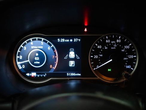 Used 2018 Nissan Kicks SV FWD image 15