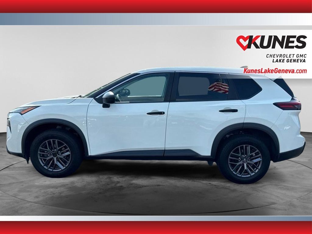 Used 2024 Nissan Rogue S FWD image 9