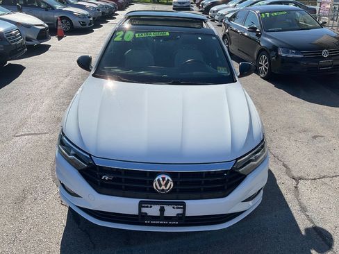 Used 2020 Volkswagen Jetta R-Line w/ R-Line Cold Weather Package FWD image 4