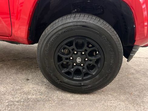 Used 2021 Toyota Tacoma SR5 image 32