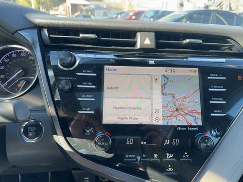 Used 2019 Toyota Camry XLE w/ Navigation Package image 14
