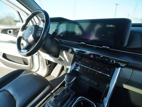 Used 2022 Kia Carnival SX Prestige image 34