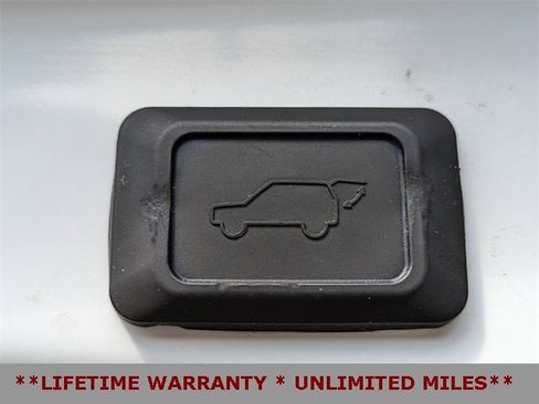 Used 2023 Toyota RAV4 Limited image 15