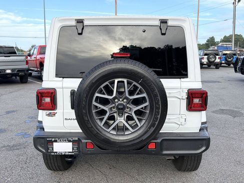Used 2025 Jeep Wrangler Unlimited Sahara AWD/4WD image 6