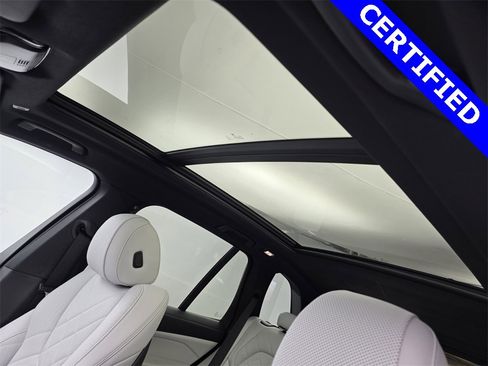 Used 2023 BMW X5 xDrive45e w/ M Sport Package image 12