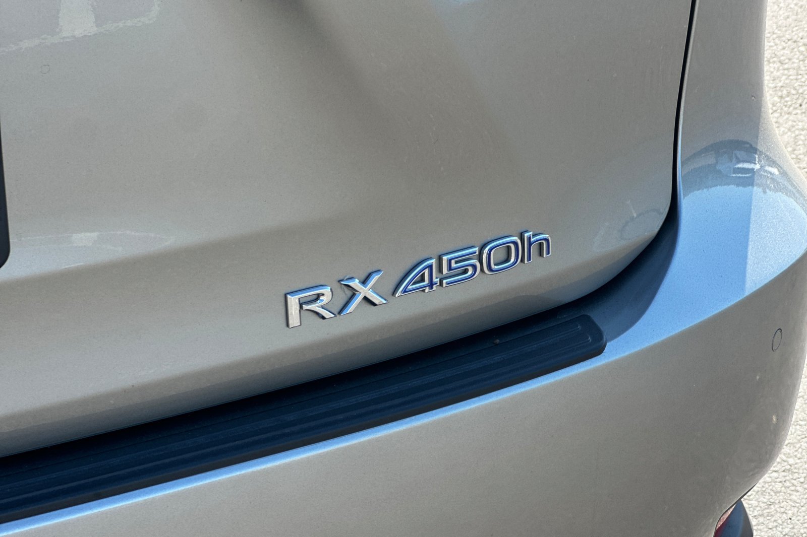 Used 2020 Lexus RX 450h AWD w/ Premium Package image 30