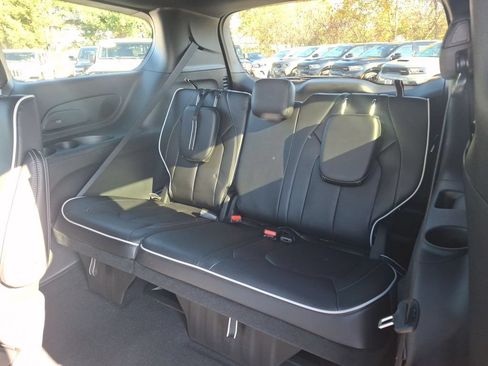 New 2026 Chrysler Pacifica Limited w/ S Appearance Package AWD/4WD image 12