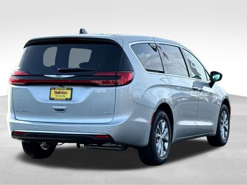 New 2026 Chrysler Pacifica Select image 20