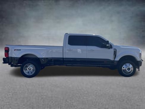 Used 2025 Ford F450 King Ranch w/ FX4 Off-Road Package image 4