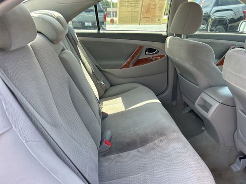 Used 2011 Toyota Camry LE w/ LE Extra-Value Pkg image 18