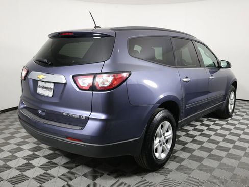 Used 2014 Chevrolet Traverse LS FWD image 2