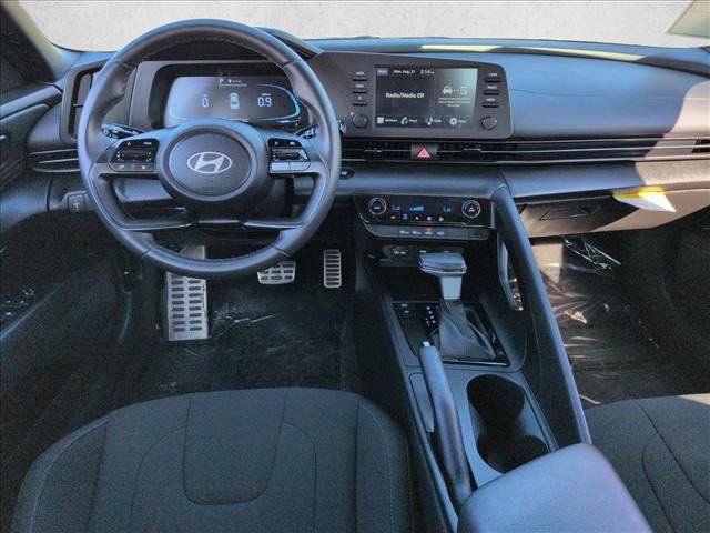 Used 2025 Hyundai Elantra Sport FWD image 22