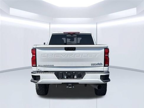 Used 2025 Chevrolet Silverado 3500 High Country w/ High Country Premium Package AWD/4WD image 6