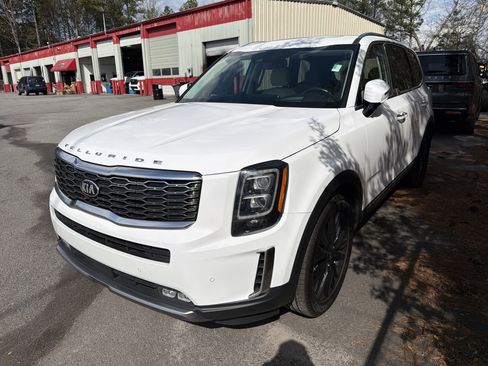 Used 2021 Kia Telluride SX w/ SX Prestige Package image 3