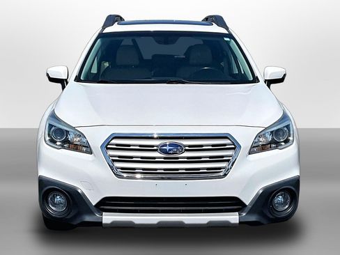 Used 2017 Subaru Outback 2.5i Limited AWD/4WD image 3