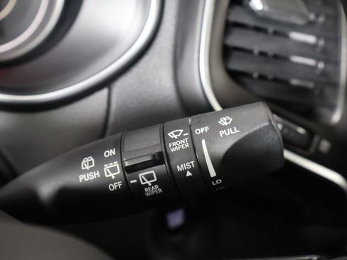 Used 2022 Jeep Cherokee Trailhawk AWD/4WD image 38