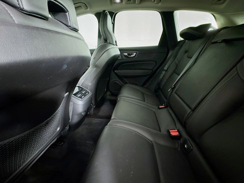 Used 2022 Volvo XC60 B5 Inscription w/ Advanced Package image 24