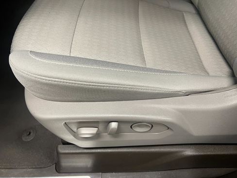 Used 2025 Chevrolet Silverado 1500 LT image 23