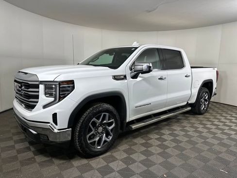 Used 2023 GMC Sierra 1500 SLT w/ SLT Convenience Package image 7