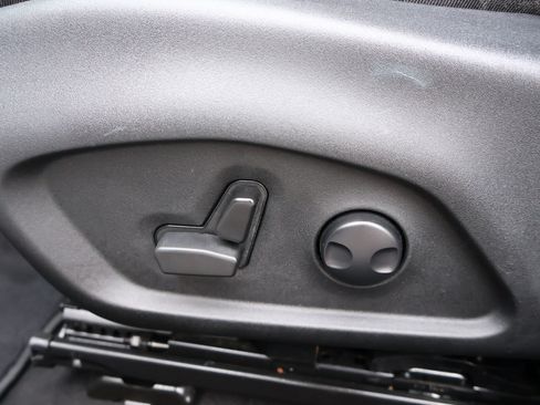 Used 2023 Jeep Compass Latitude AWD/4WD image 9