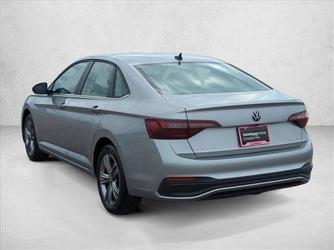 Used 2024 Volkswagen Jetta SE FWD image 10