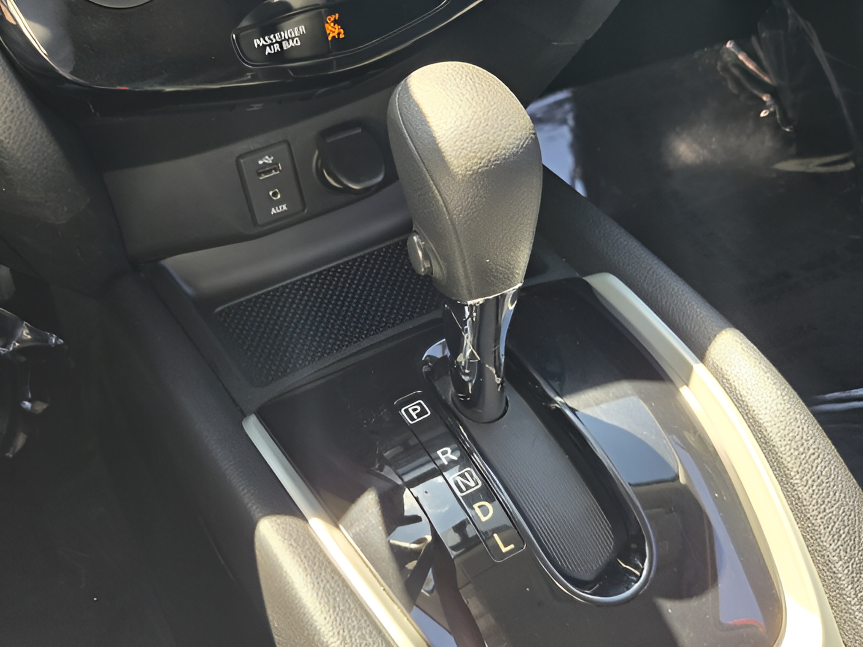 Used 2014 Nissan Rogue S FWD image 14
