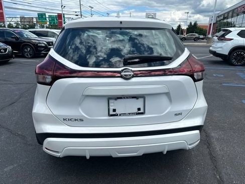 Certified 2023 Nissan Kicks SR FWD image 6