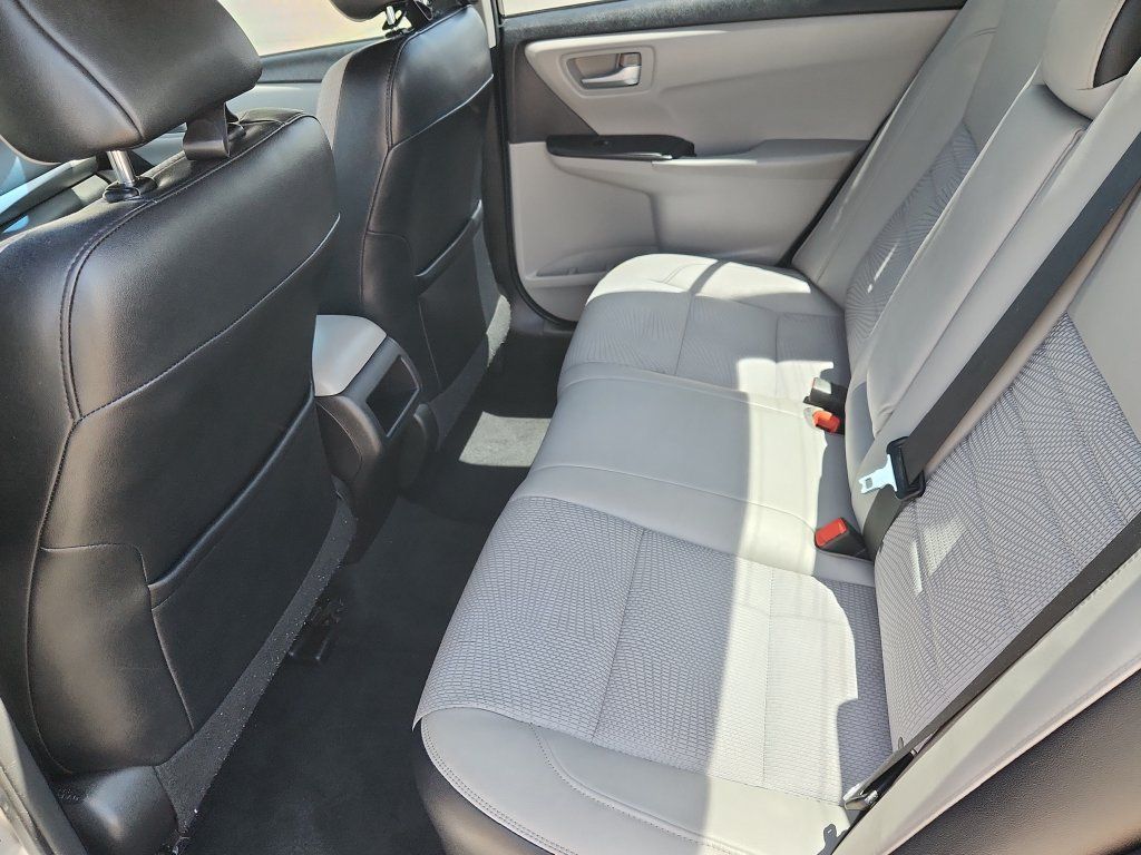 Used 2016 Toyota Camry SE FWD image 8