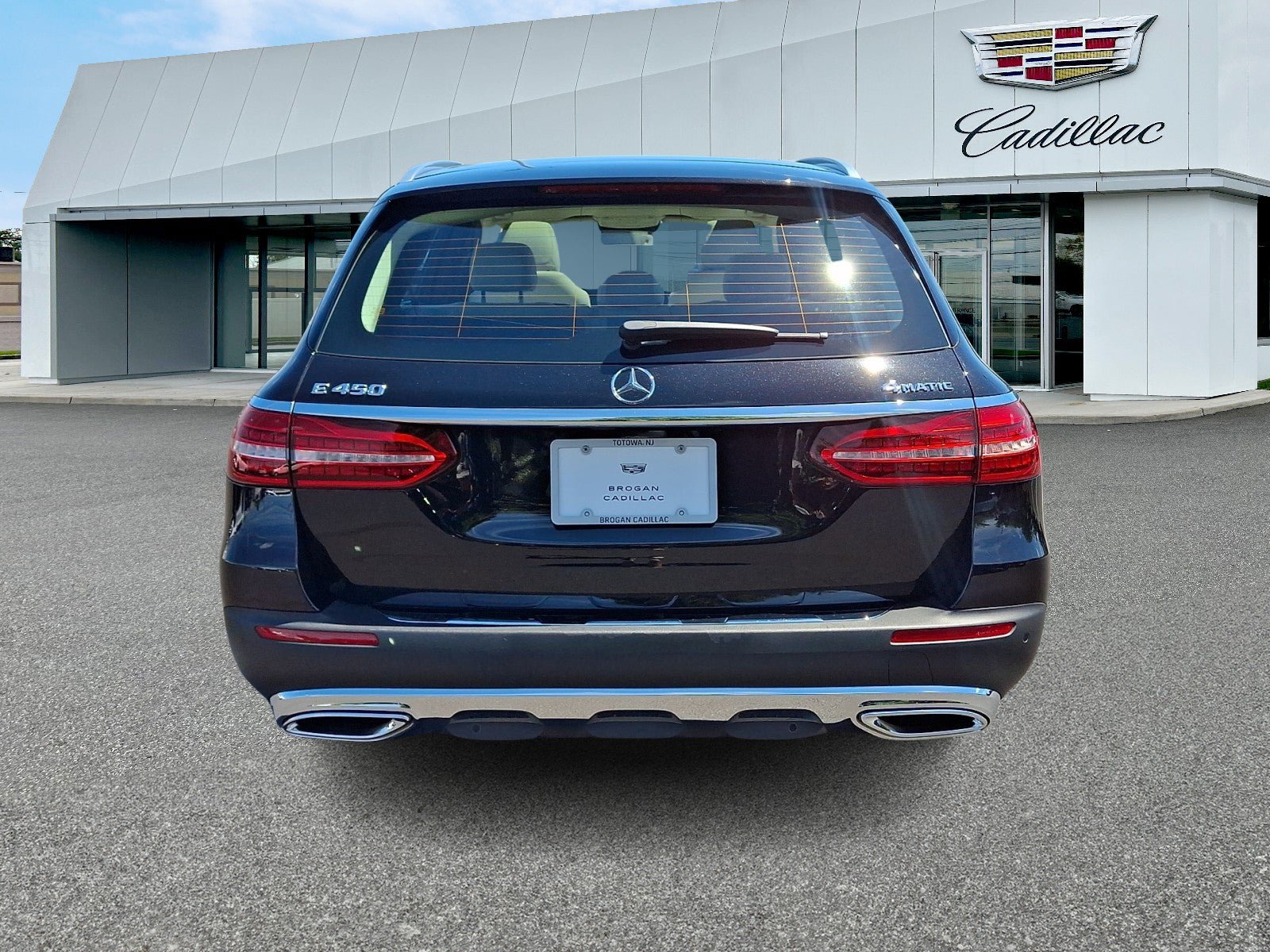 Used 2022 Mercedes-Benz E 450 4MATIC All-Terrain Wagon image 5