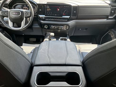 Used 2023 GMC Sierra 1500 SLT w/ SLT Premium Package AWD/4WD image 33