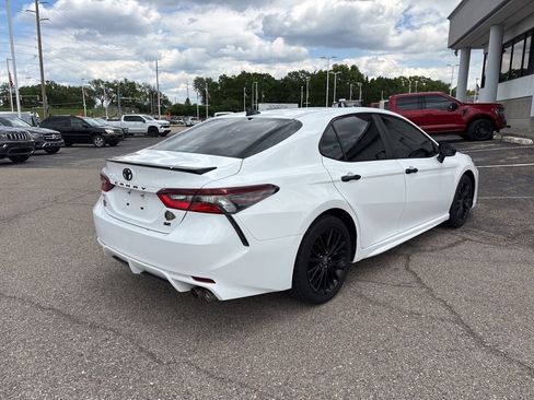 Used 2022 Toyota Camry SE FWD image 7