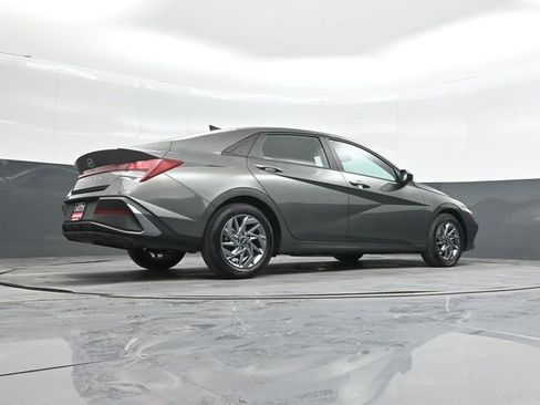 Used 2024 Hyundai Elantra SEL image 38