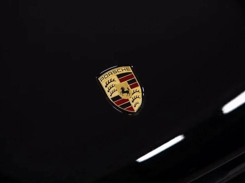 Certified 2025 Porsche Macan Turbo image 34