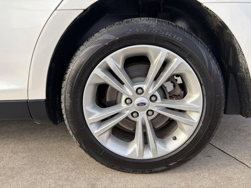 Used 2014 Ford Taurus SEL w/ Equipment Group 201A FWD image 9