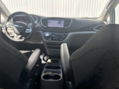 Used 2024 Chrysler Voyager LX FWD image 37