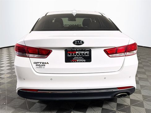 Used 2018 Kia Optima LX w/ 17" Alloy Wheels Package image 6