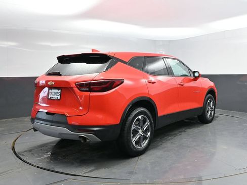 Used 2025 Chevrolet Blazer LT FWD image 9