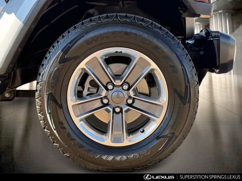 Used 2020 Jeep Wrangler Unlimited Sahara image 9