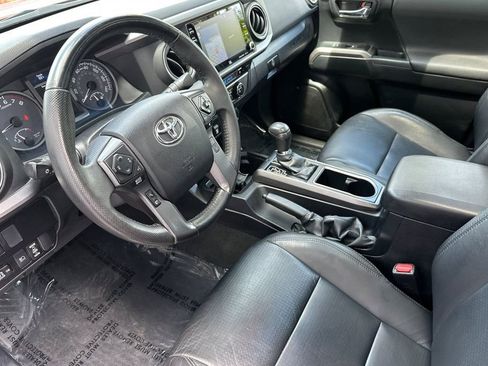 Used 2022 Toyota Tacoma TRD Off-Road w/ TRD Premium Off Road Package RWD image 10