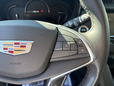 Used 2018 Cadillac XT5 Luxury w/ Driver Awareness Package image 13