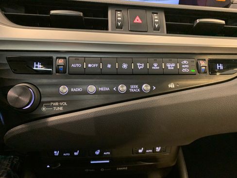 Used 2019 Lexus ES 350 w/ Premium Package image 35
