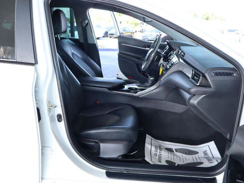 Used 2020 Toyota Camry SE FWD image 35