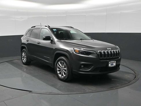 Used 2022 Jeep Cherokee Latitude Lux w/ Sun & Sound Group AWD/4WD image 2