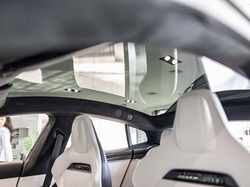 Used 2024 Tesla Model S Plaid image 19