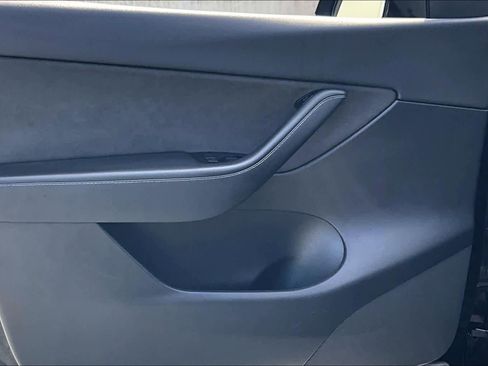 Used 2022 Tesla Model Y Long Range AWD/4WD image 20